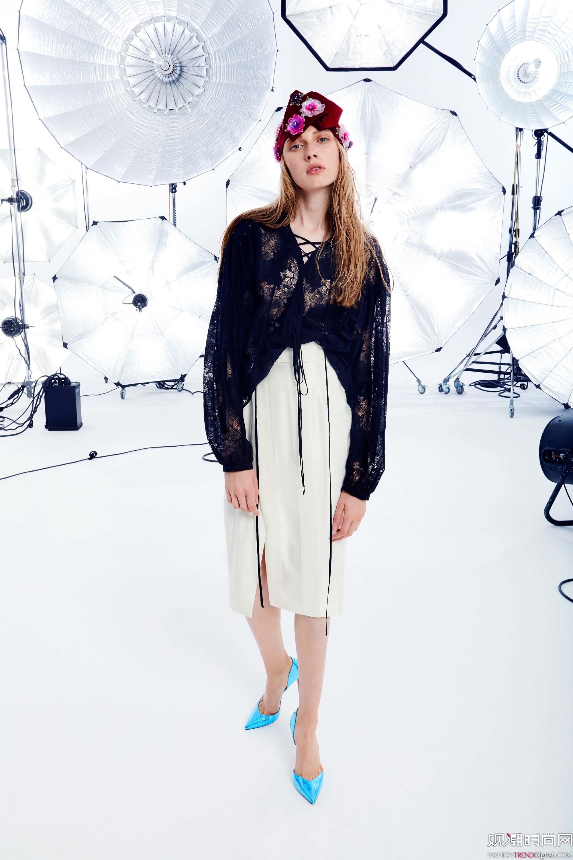 Emanuel Ungaro 2018�紺ϵ��LookBook����ͼƬ