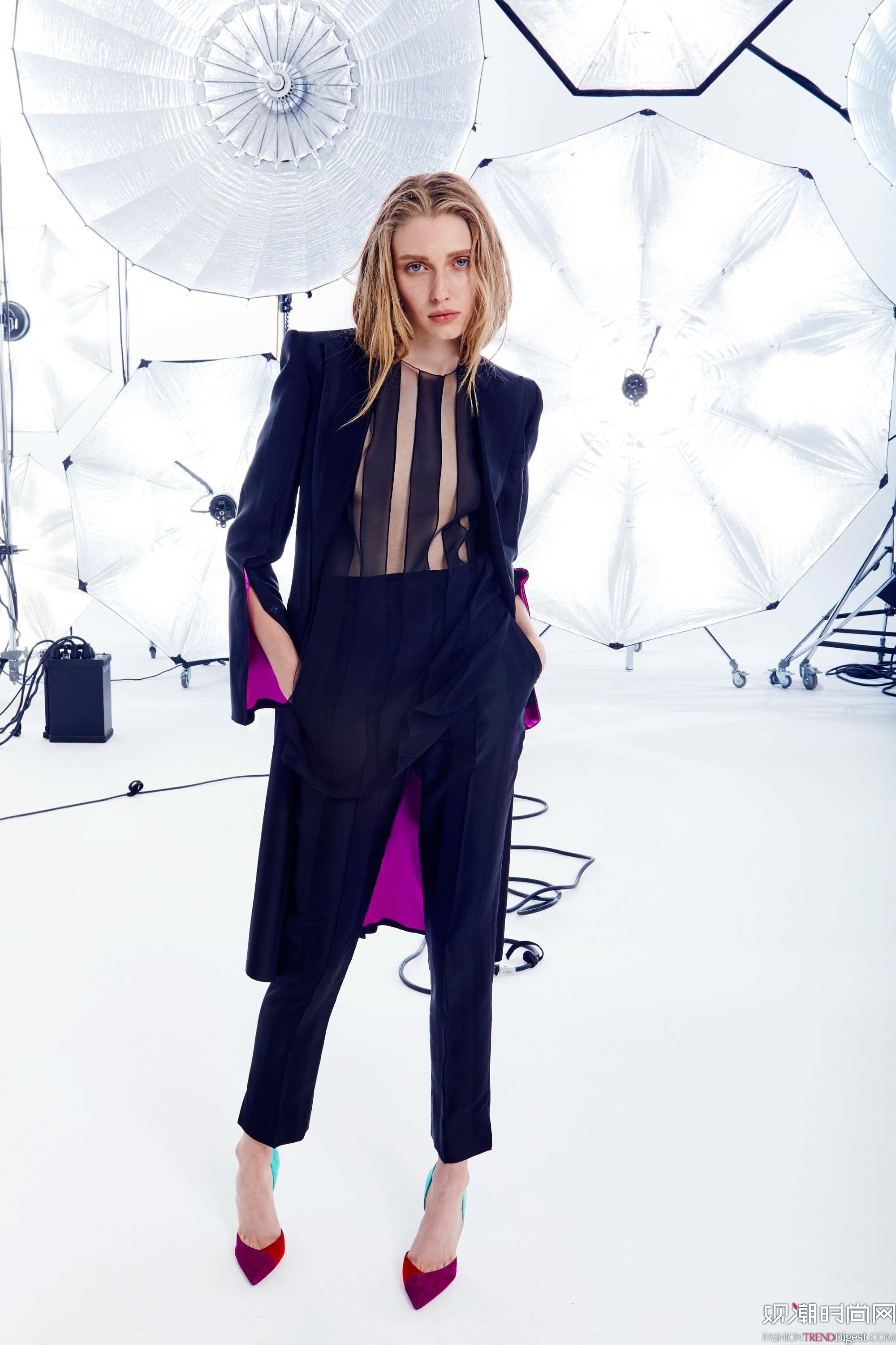 Emanuel Ungaro 2018�紺ϵ��LookBook����ͼƬ