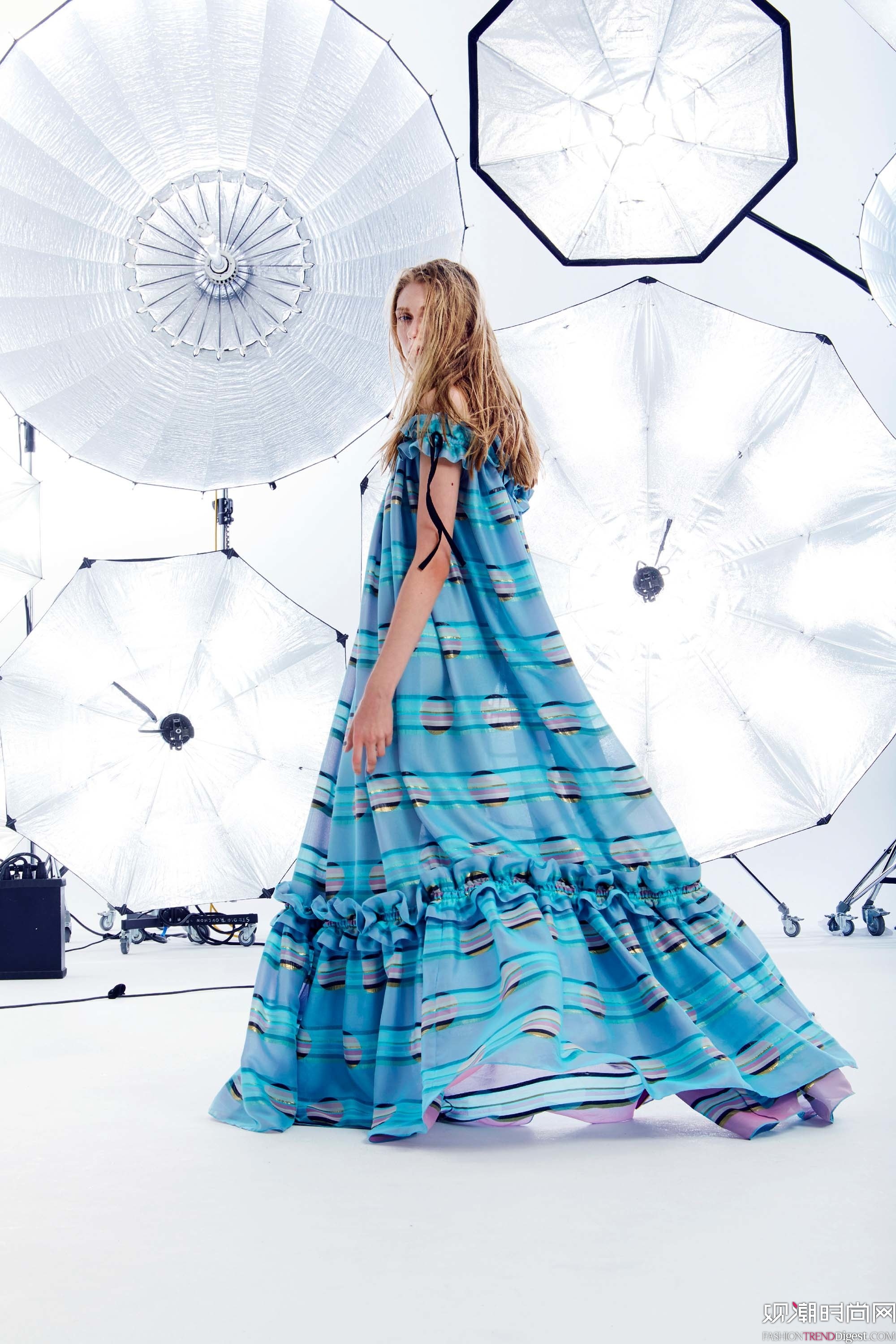 Emanuel Ungaro 2018紺ϵLookBookDƬ