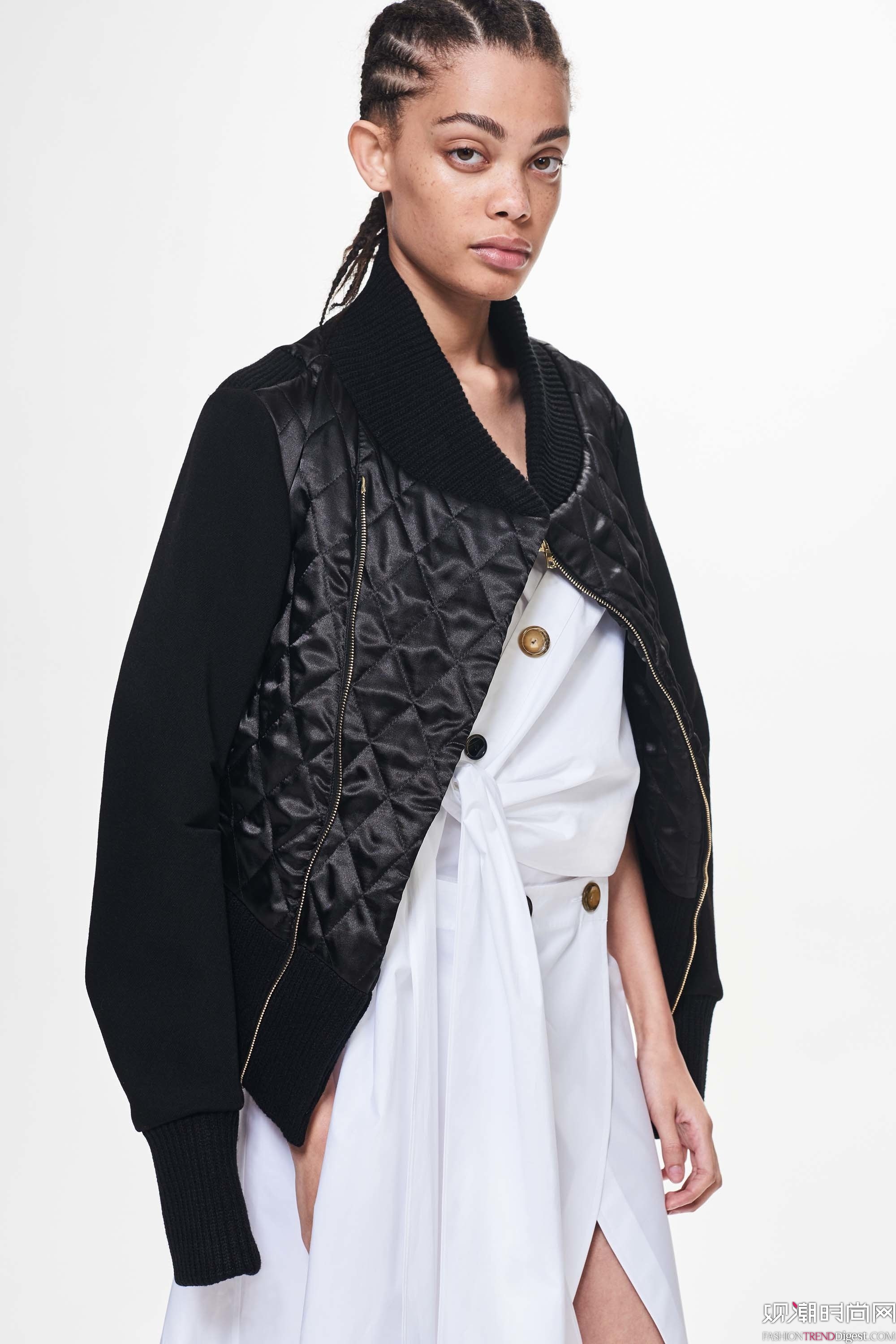 Ji Oh 2018紺ϵLookbookDƬ