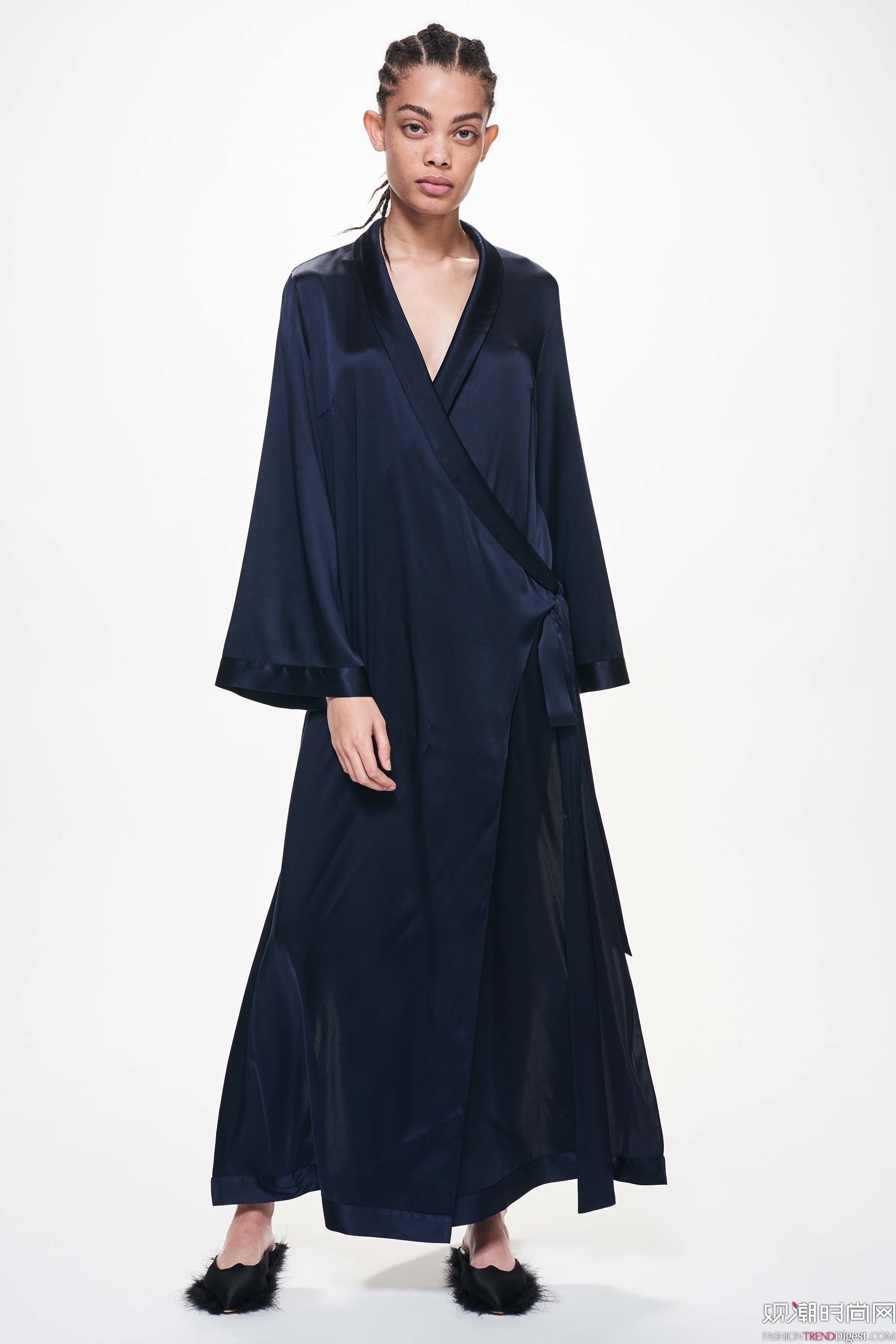 Ji Oh 2018紺ϵLookbookDƬ