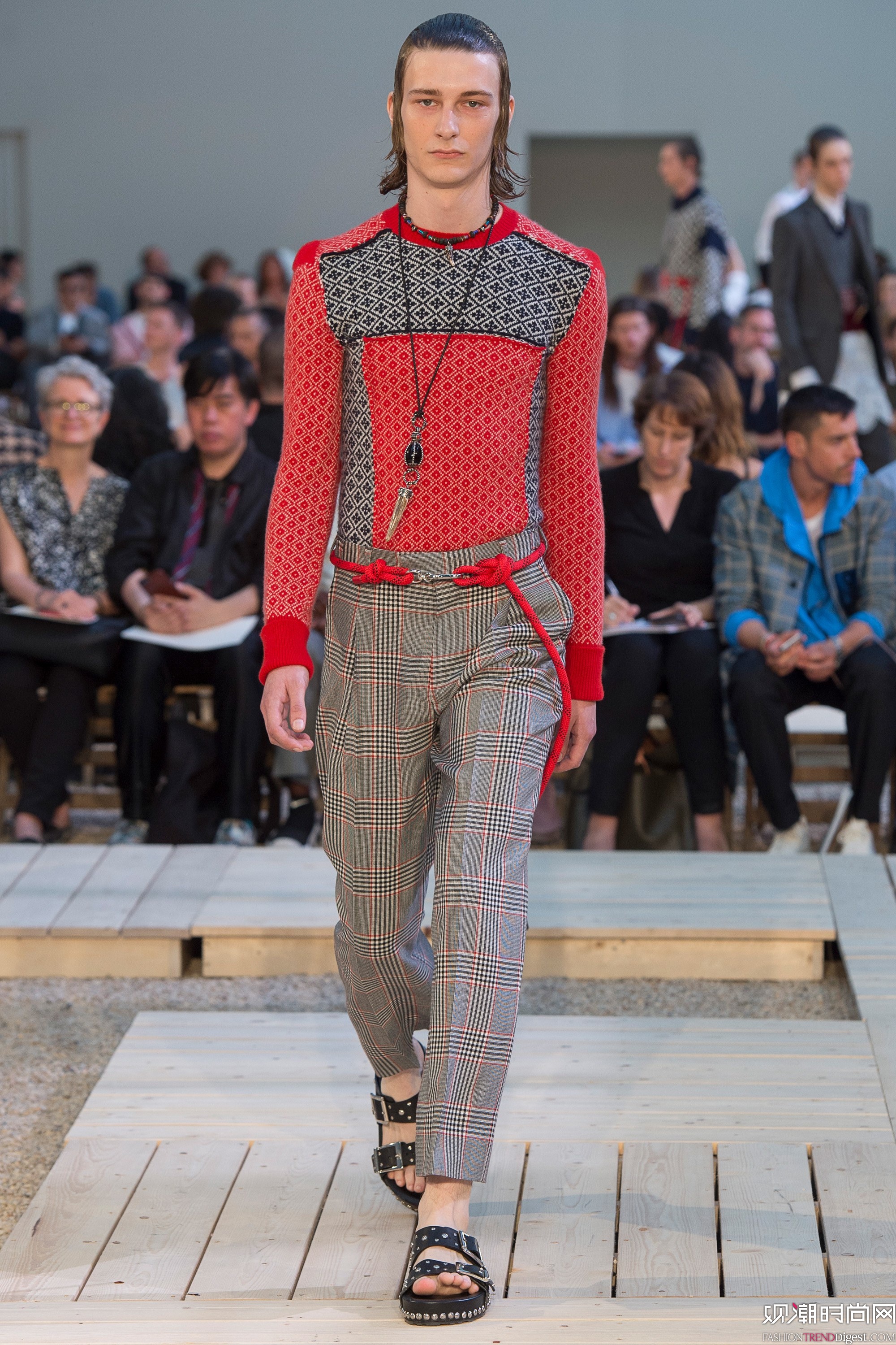 Alexander McQueen 2018bϵDƬ