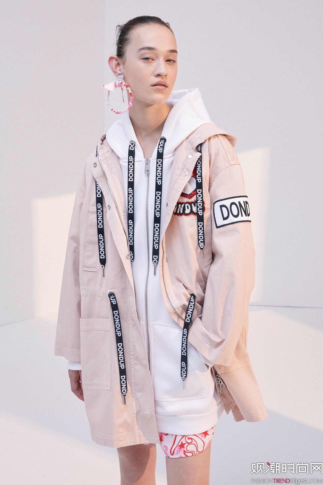 Dondup 2018紺ϵLookbookDƬ
