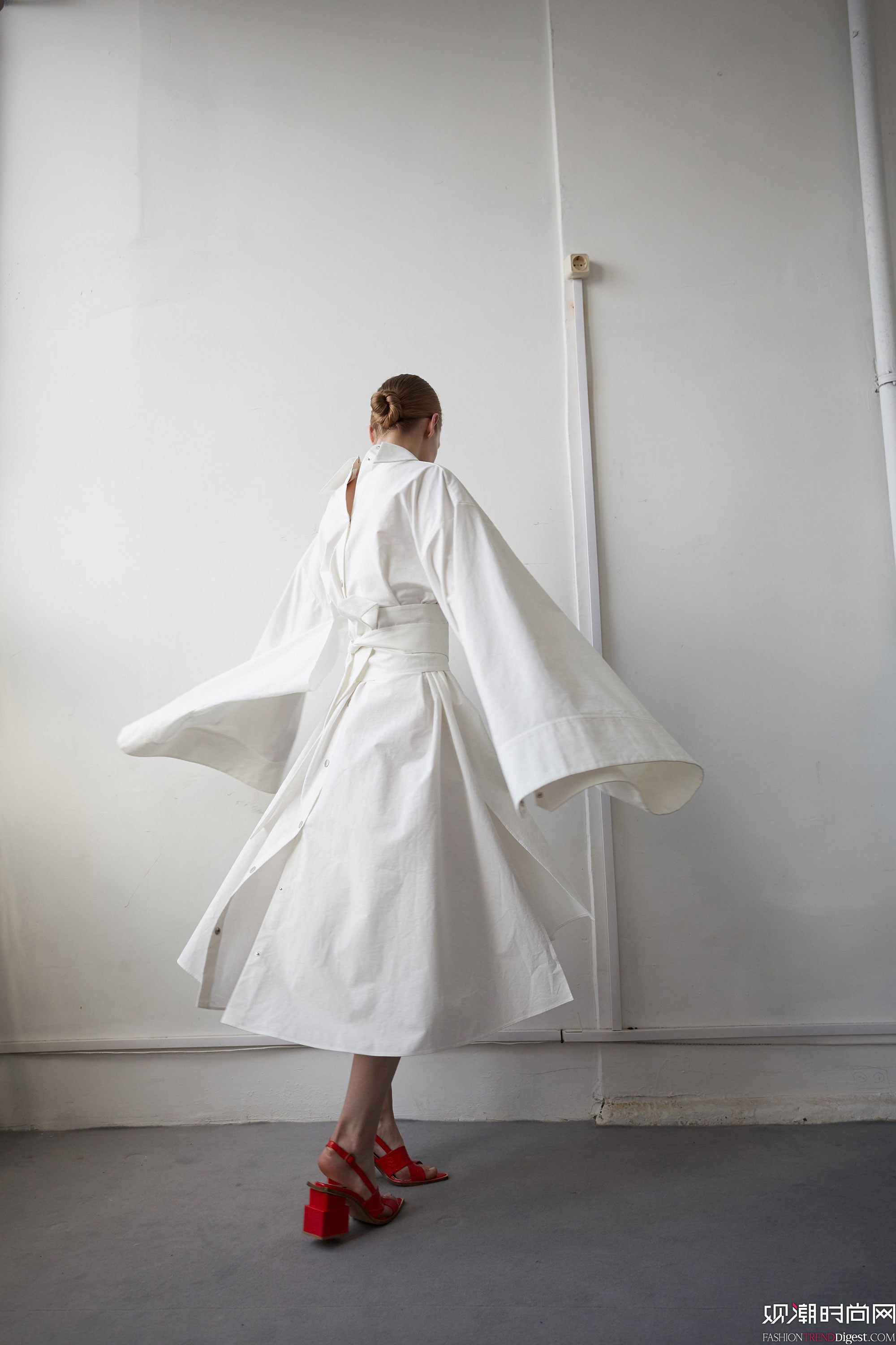 A.W.A.K.E. 2018紺ϵLookbookDƬ