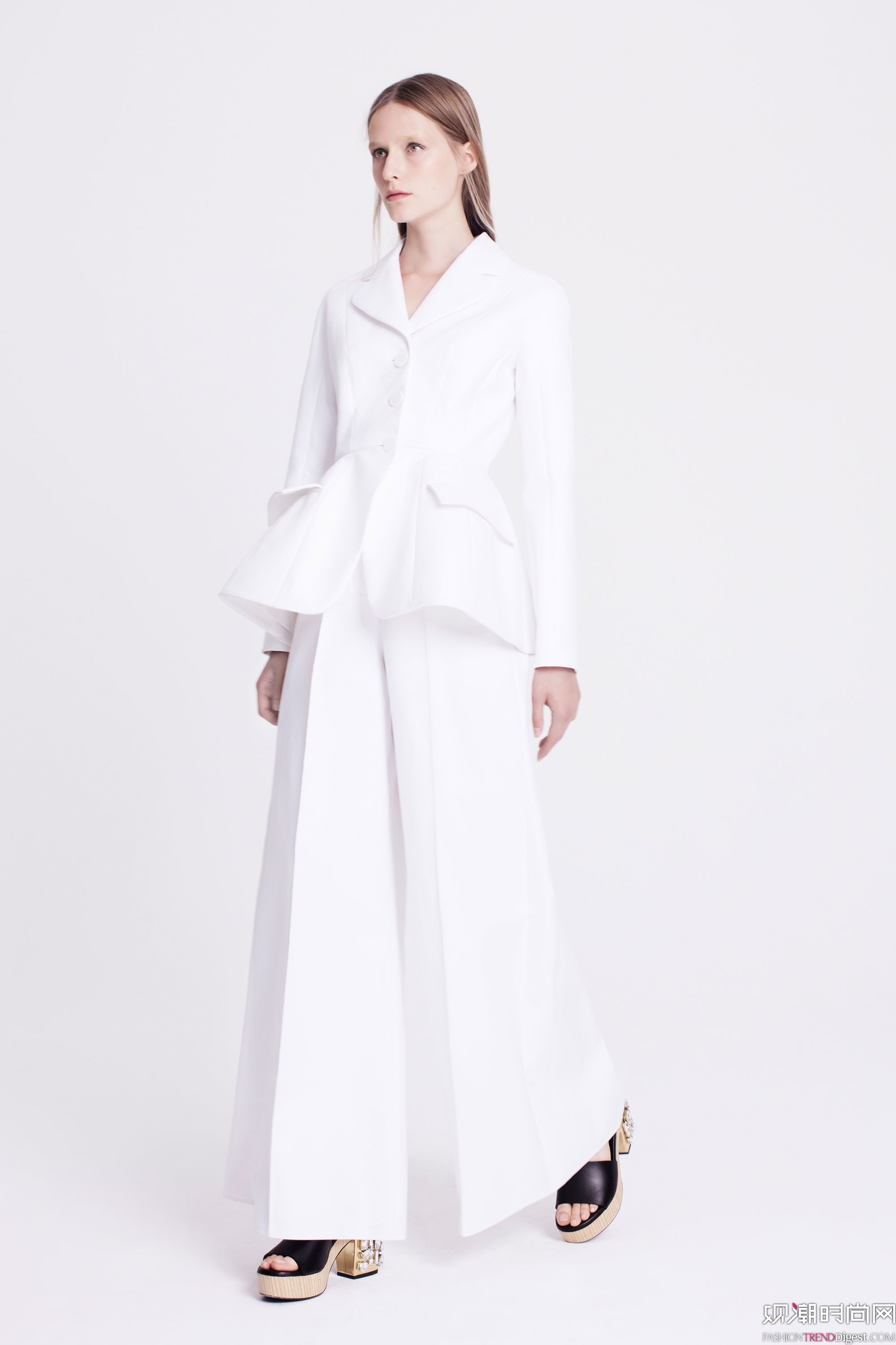 Dice Kayek 2018紺ϵLookBookDƬ