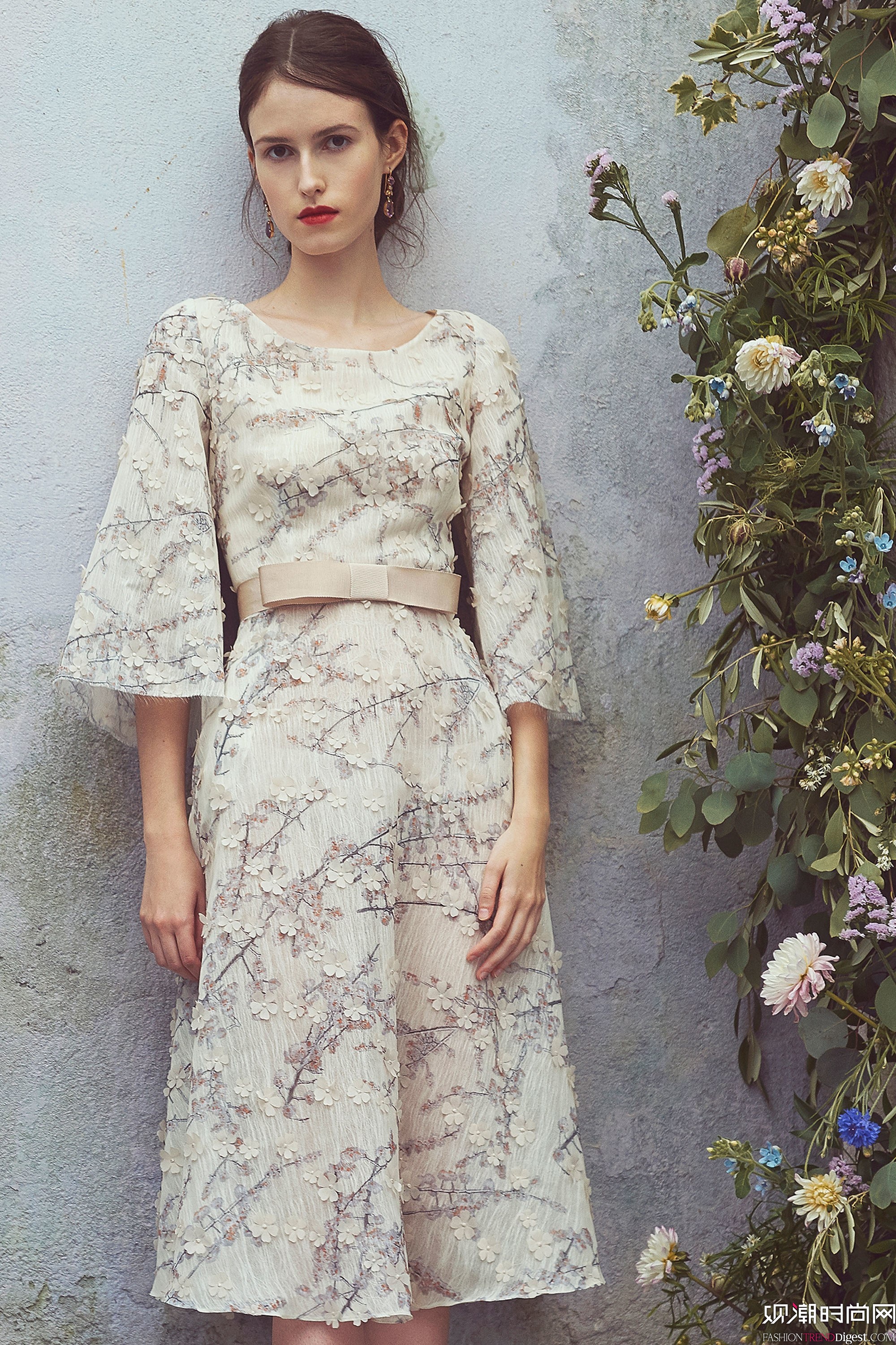 Luisa Beccaria 2018紺ϵl(wi)ookbookDƬ