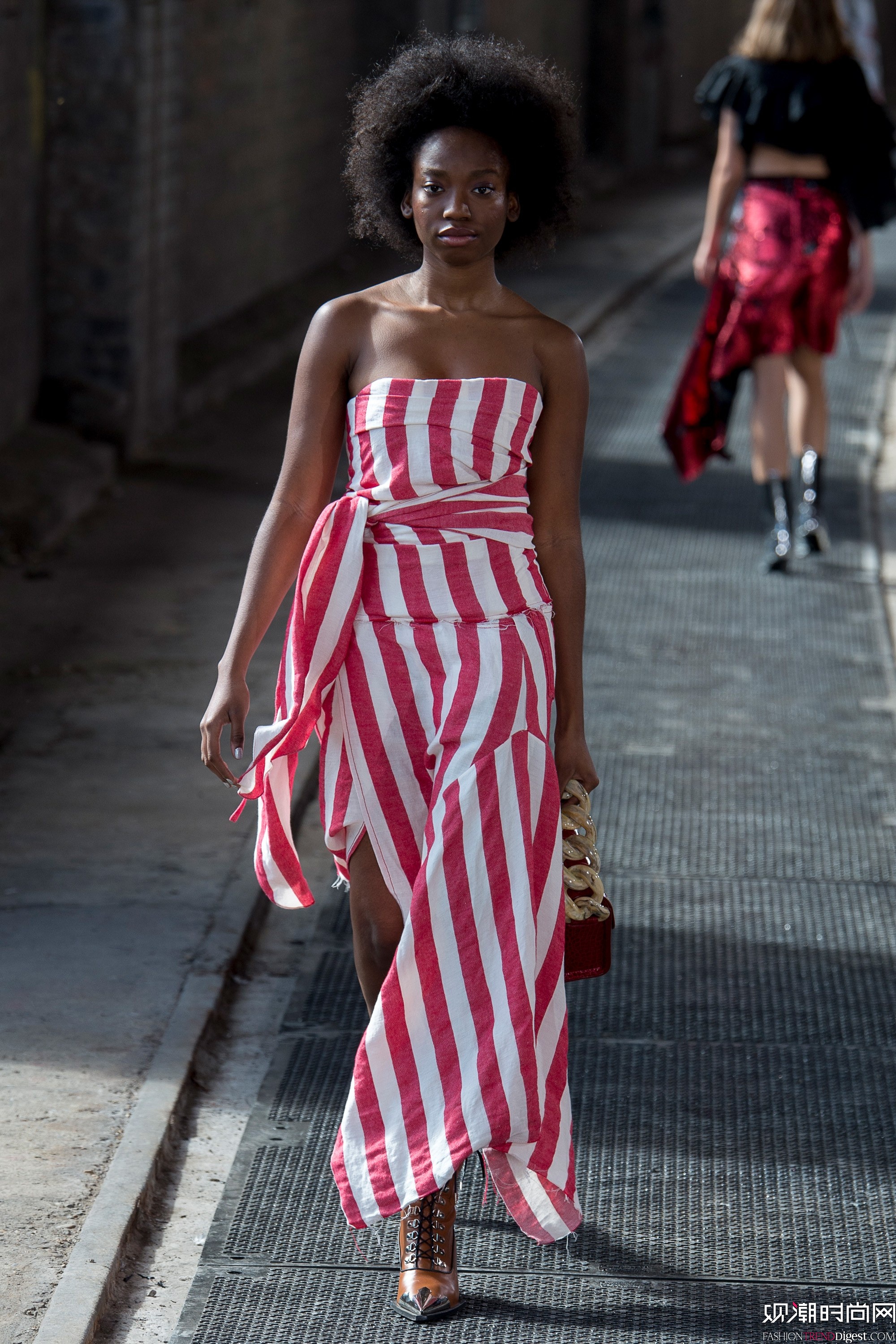 Marques ' Almeida 2018ϵDƬ