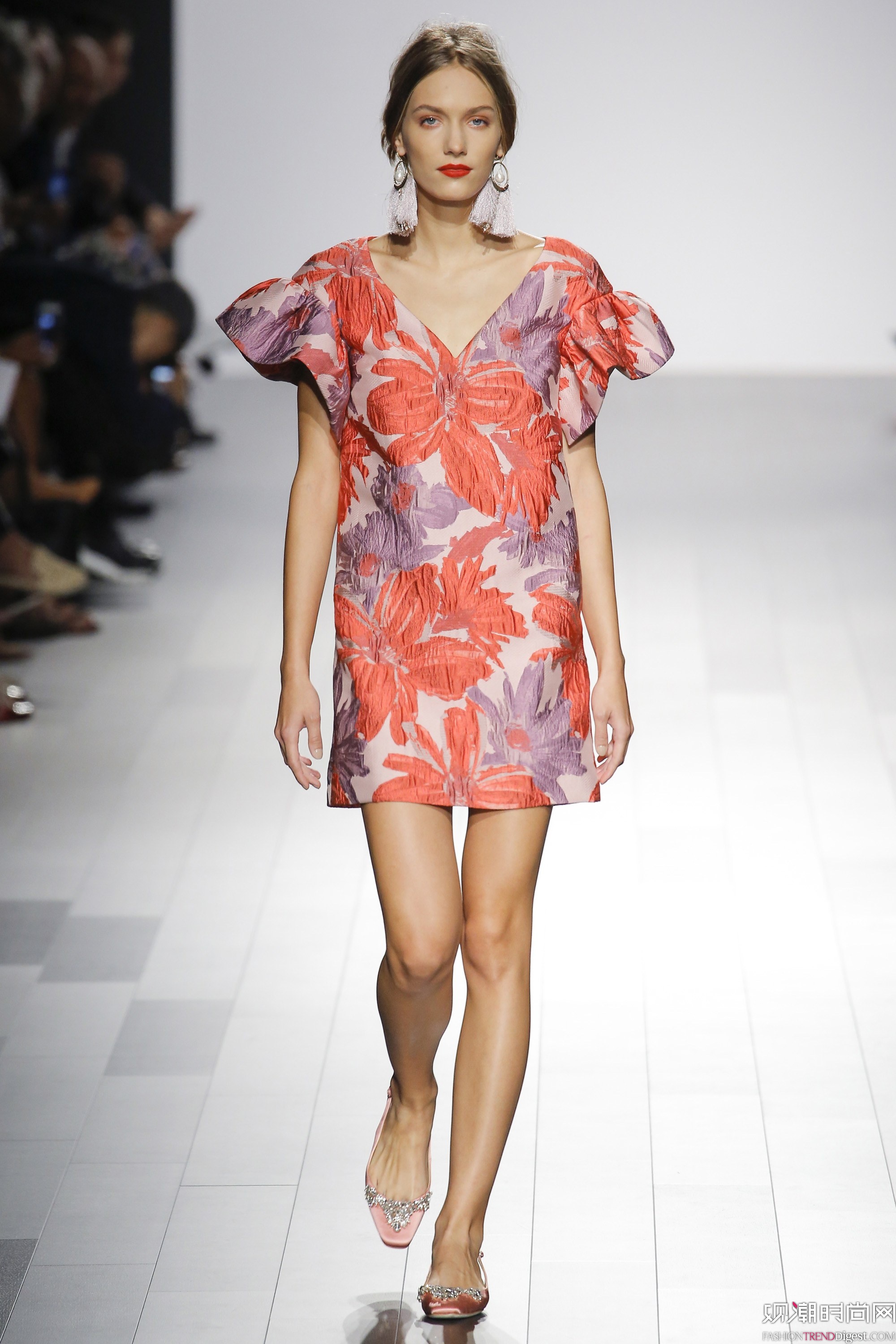 Badgley Mischka 2018ϵ(chng)DƬ