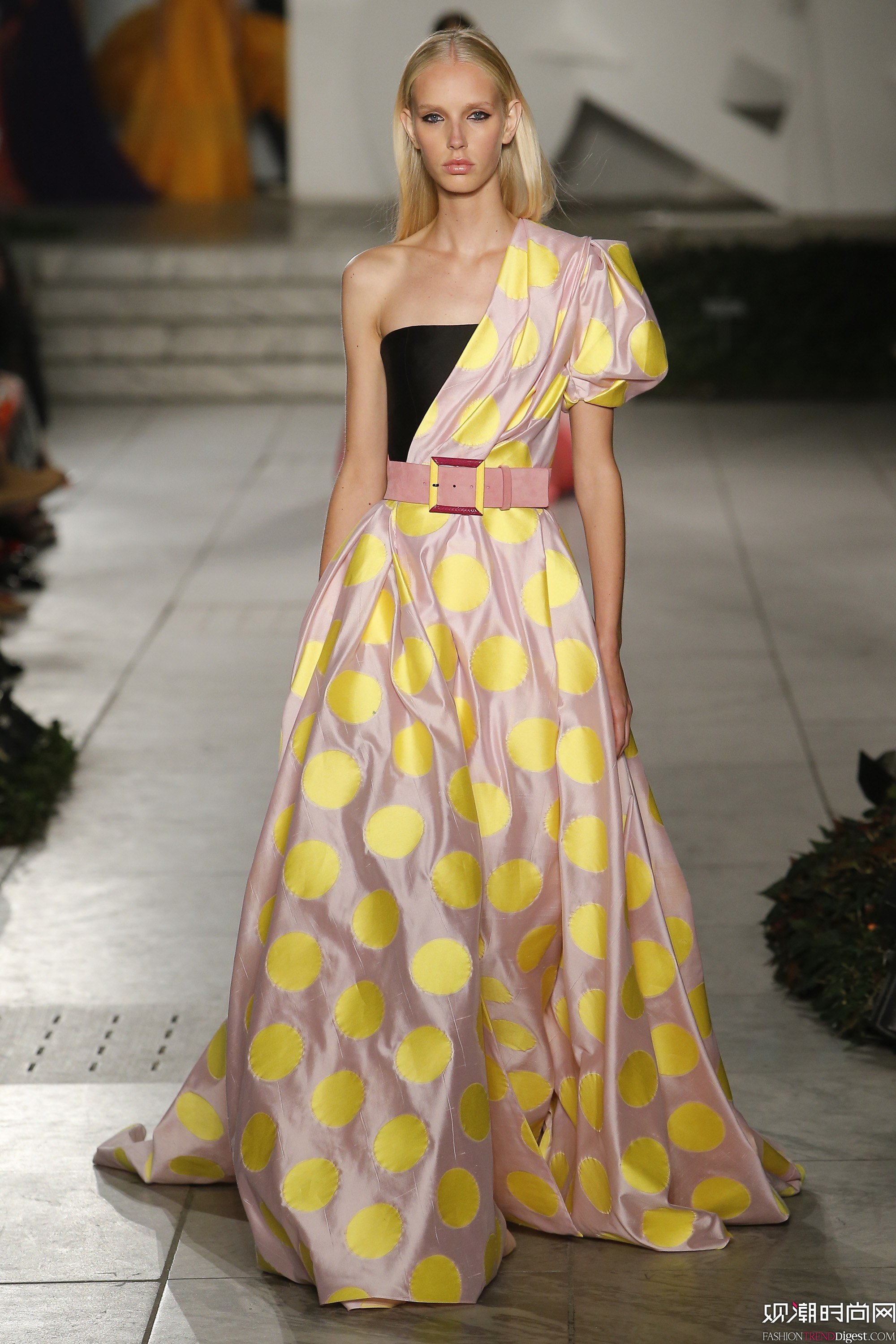 Carolina Herrera 2018ϵ㳡ͼƬ