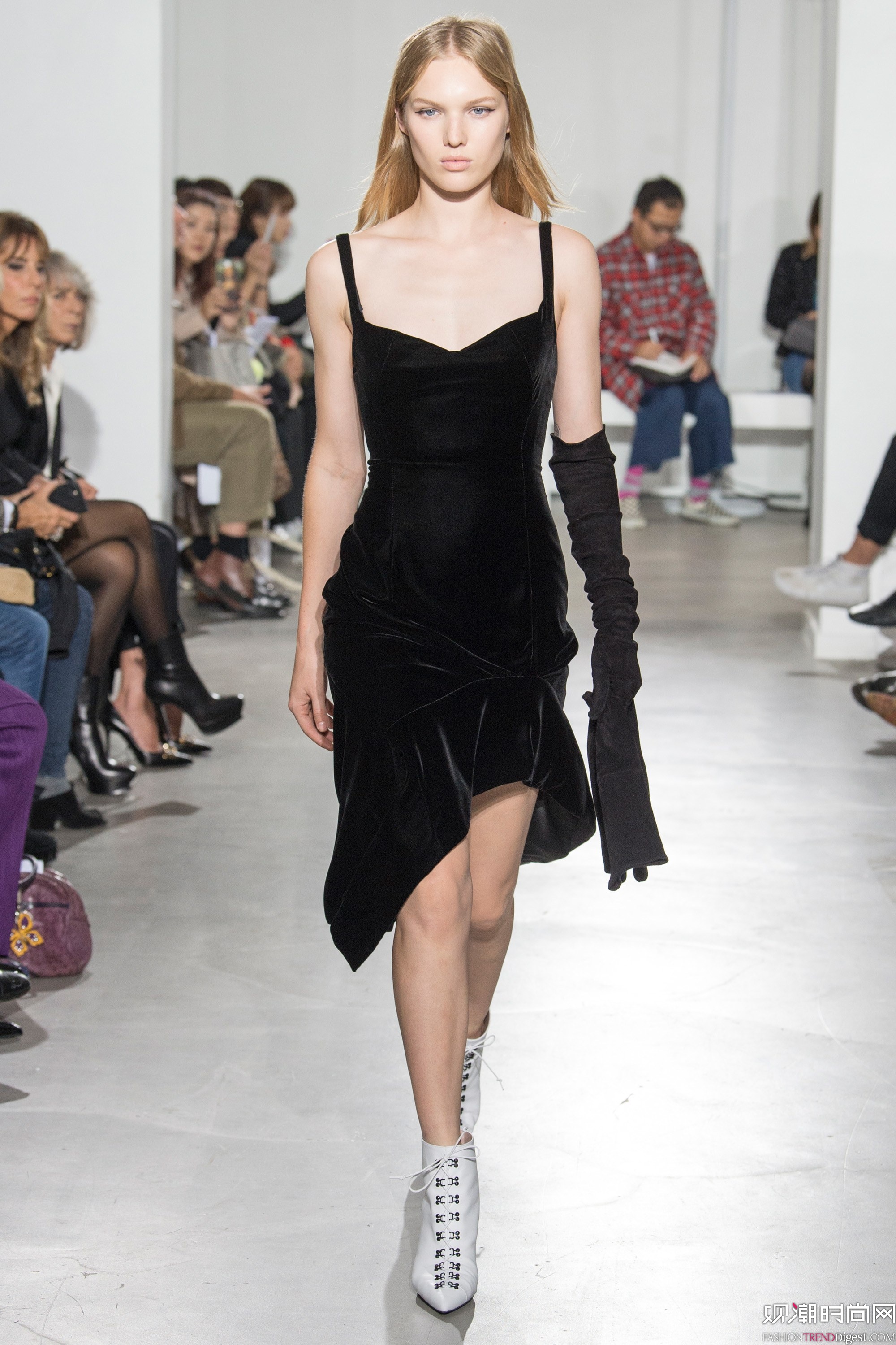 Olivier Theyskens 2018ϵ㳡ͼƬ