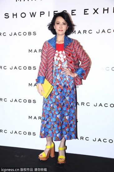 Marc JacobsʱװƷƻMarc JacobsɫͼúõؼԦɫȴǸԲײࡣ