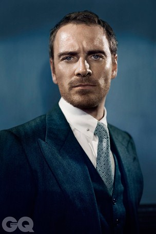 6. Michael Fassbender
ӡShamePrometheusɵڹÿһɫҷǳͳϯÿ·ΪжصƷζǿҵĸ˷ҷÿŵźɫװͻɢһĪʦGiorgio Armaniʱ򡣵ȷMichaelͶѾһŨŨζ