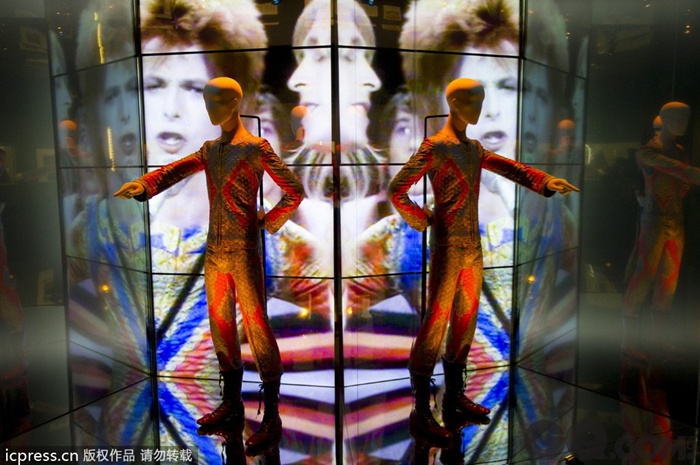 ؕrg2013320գӢأl-UDavid Bowie͂ղչ˴չݰָ塢ݳbƬOӋԼղؘȡ