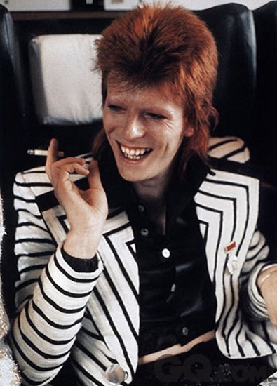 ʵֻɫ
David BowieְҵУԼѾʮַҵ߷ڵZiggyҲƽӹĵ˹ʱֲͣ׷ת䣬òҡ˾ûСӦеİǡ֡ûԭ򡱵ǰʽܻһִϷĸʧÿһεת䶼Ʒĳ֣¸ҲԴԴϼҲDavid BowieܹԳɹԭ

֪ݣר
<a href=