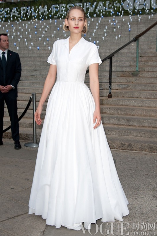 Leelee SobieskiJil Sander 2012ĴɡȹϯVanity Fair־ٰĴ䱴ӰڿĻɶԡ