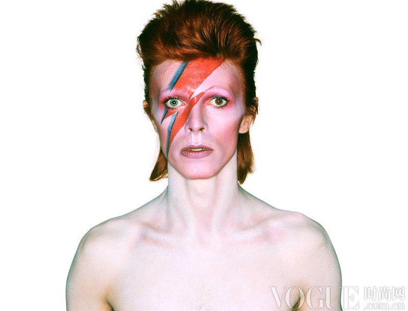 David Bowie is...ǡ׶Victoria & Albert 
<br/>Freddie Mercury˶ܿѷͱһЩоǵȷ׵ĵ߸ʱеĸеÿһλûĴӰBrixtonĸǵһһҡĸˣú˵ױݺͶ߸ԵķװﾭZiggy StardustZǳ1970ʱŵķ͡ɫͲͼִǴ۽磬ò˵һӾʢ磬ⳡ쵼ߡһĿչ׶صVictoria & AlbertݾУչƷԴǰ³ķ棬Ĺ½űƵʼǡָȵȡ
<br/>David Bowie is...ǡ׶Victoria & Albert ݣ323տʼչ<br/>ͼƬϢ רAladdin Sane棬1973ƷӰʦΪ Brian DuffyȨDuffy Archive