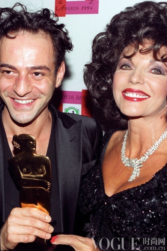 1994꣬Joan CollinsΪ䷢BFAӢʱд󽱵ġʦ