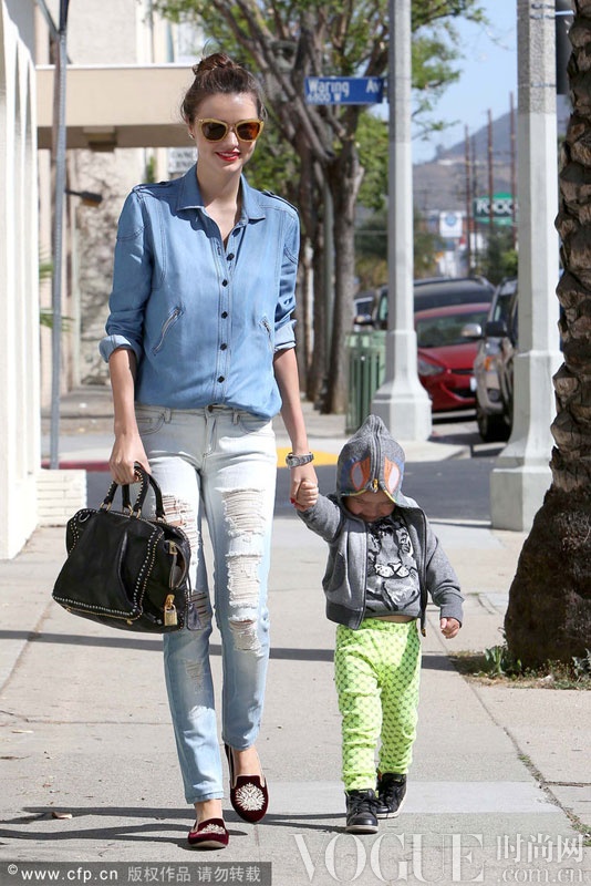 Miranda Kerr in Mango Jeans