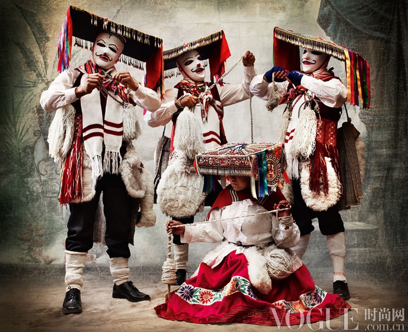 Qhapaq qolla 赸ݷװDistrict and province of Paucartambo Cusco, Peru. 2010.<br/>Photo ? Mario Testino