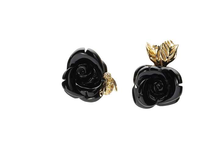 Dior高级珠宝Rose Dior Pre-Catelan系列缟玛瑙玫瑰花造型耳环