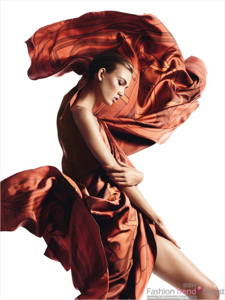 Karlie Kloss登上西班牙版《Harper’s Bazaar》2013年4月刊