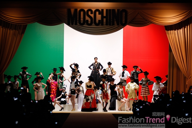 MOSCHINO ϺFashion Show 2014MOSCHINOŮװ紺ϵкװϵչʾͼƬ