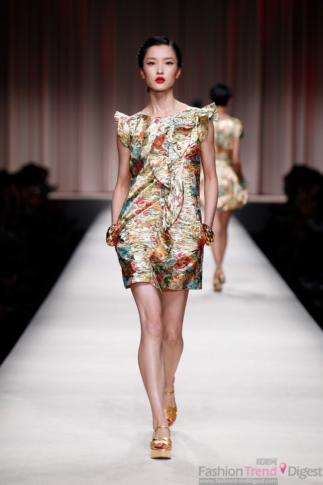MOSCHINO ϺFashion Show 2014MOSCHINOŮb紺ϵкbϵչʾDƬ