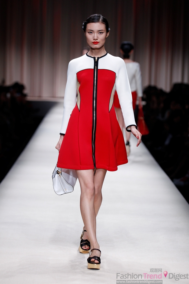 MOSCHINO ϺFashion Show 2014MOSCHINOŮװ紺ϵкװϵչʾͼƬ