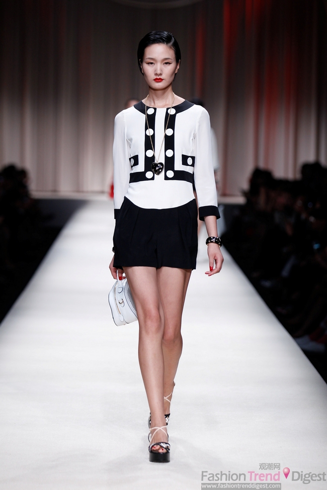 MOSCHINO ϺFashion Show 2014MOSCHINOŮװ紺ϵкװϵչʾͼƬ