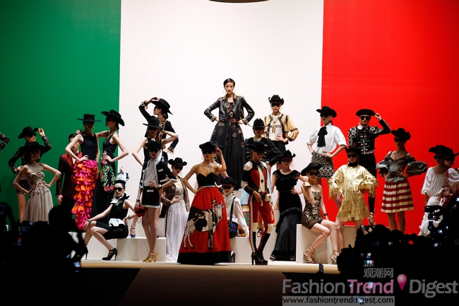 MOSCHINO ϺFashion Show 2014MOSCHINOŮb紺ϵкbϵչʾDƬ