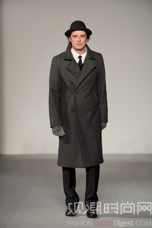 agnes b. 2013ﶬb  A Coat StoryϵиDƬ