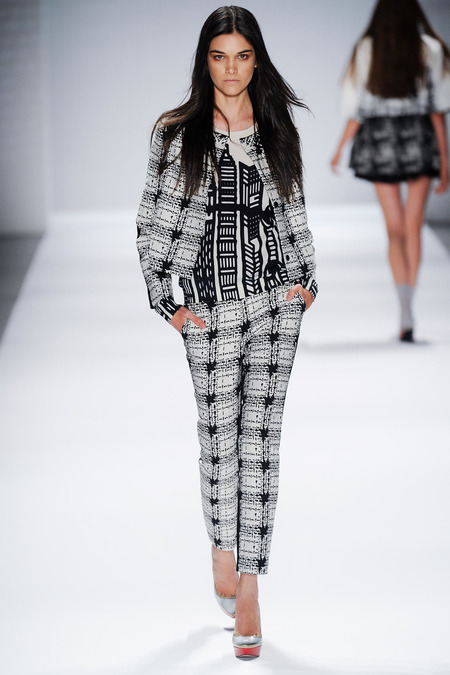 Vivienne Tam 2014ŦԼʱװ ŮװͼƬ