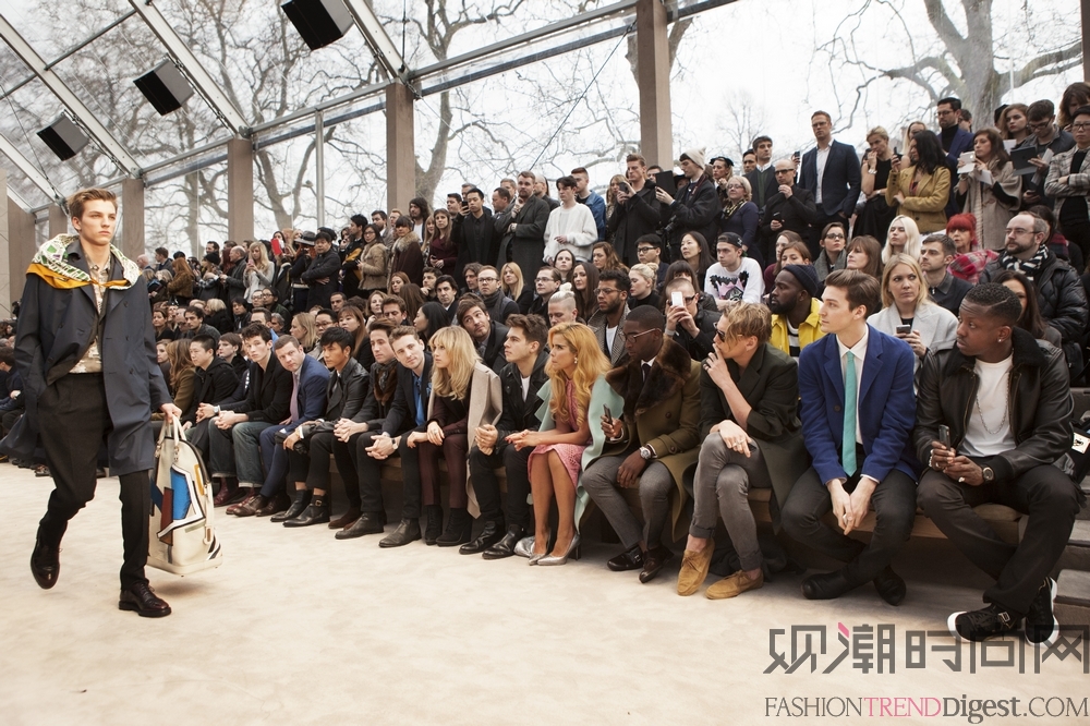 BURBERRY 2014秋冬男裝系列“畫(huà)家的旅程”亮相倫敦時(shí)裝周 陳坤二度受邀現(xiàn)場(chǎng)助陣高清圖片
