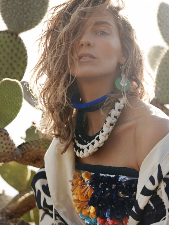 Daria Werbowy登上英国版《Vogue》2014年3月刊封面