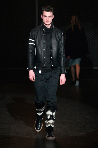 WHIZ LIMITED 2015ﶬϵиDƬ