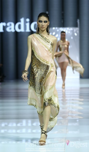 Koradior（珂莱蒂尔）服装秀亮相中国国际时装周