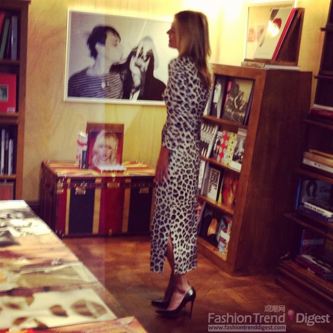 Kate Moss新书伦敦发布会Marc Jacobs书店内举行