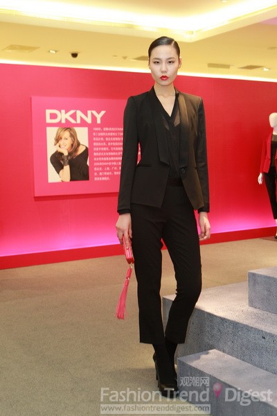 DKNY 2013早春度假系列北京新光天地创意展