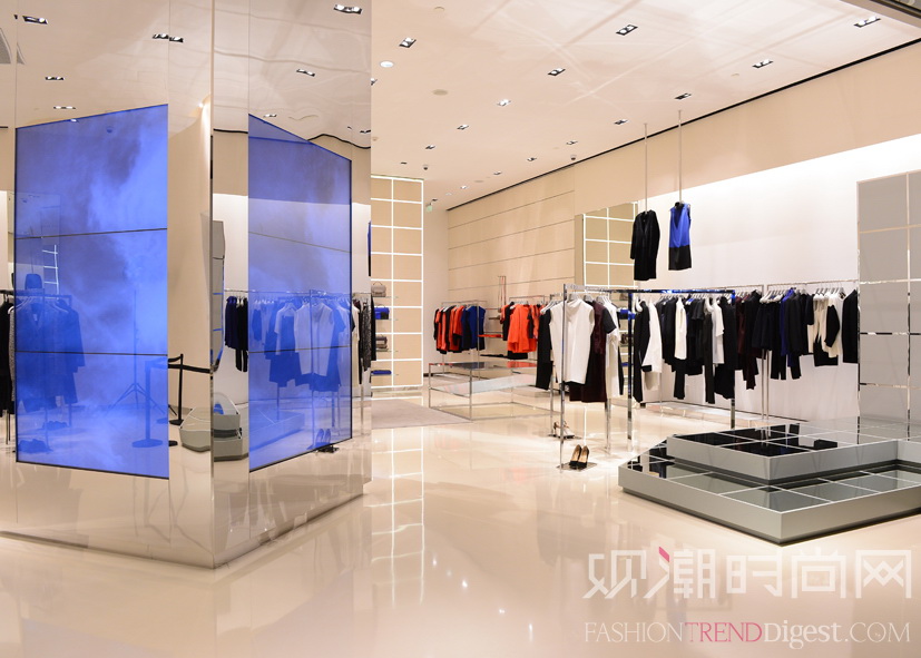 Calvin Klein platinum label 旗舰店在中国上海静安嘉里中心开幕