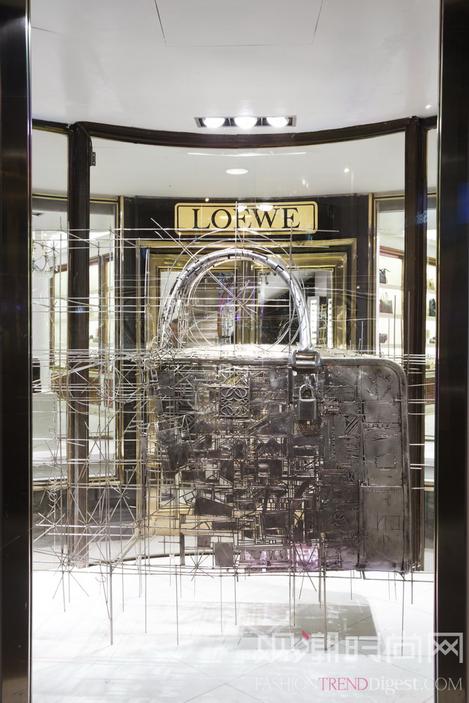 LOEWE品牌艺术展示空间于马德里开幕