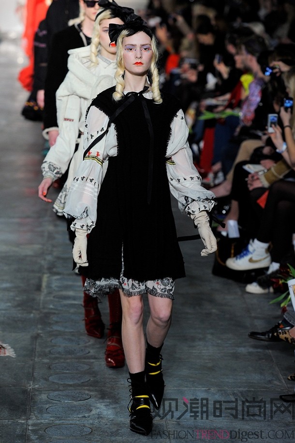 Meadham Kirchh...