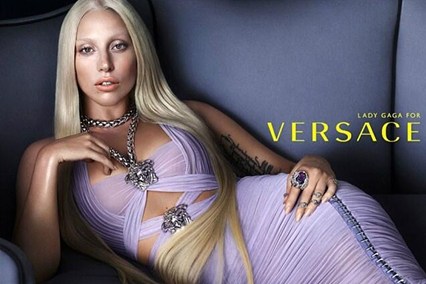 Lady Gaga为Versace长发及肩拍广告