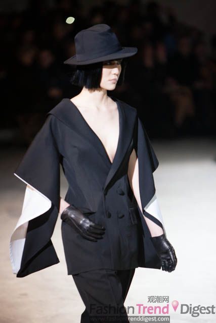 Yohji Yamamoto 2013秋冬系列是一场没有主题的时装秀