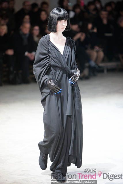 Yohji Yamamoto 2013秋冬系列是一场没有主题的时装秀