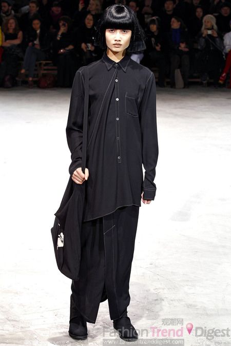 Yohji Yamamoto 2013秋冬巴黎时装周秀场图片