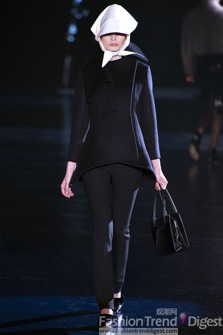 Mugler 2013秋冬-从太空返回