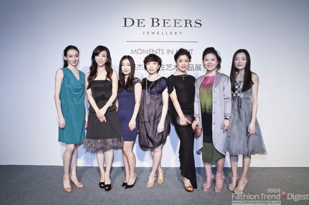 DE BEERS “MOMENTS IN LIGHT”