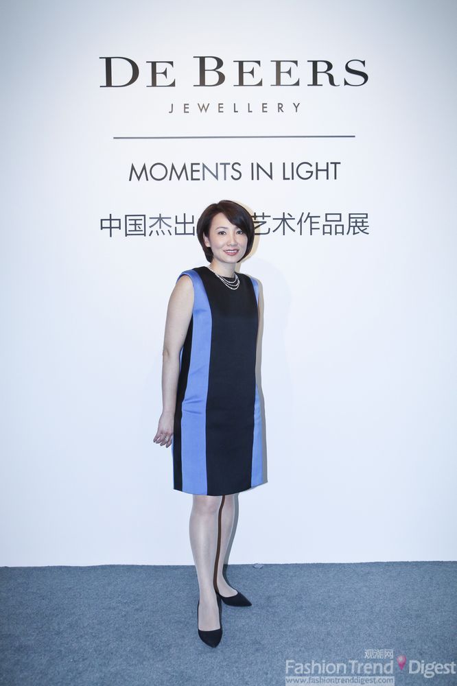 DE BEERS “MOMENTS IN LIGHT”