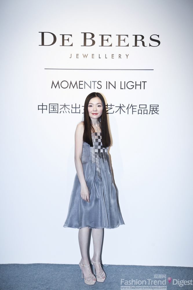 DE BEERS “MOMENTS IN LIGHT”