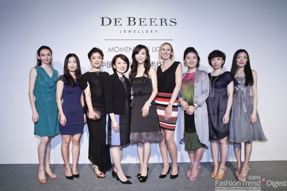 DE BEERS “MOMENTS IN LIGHT”